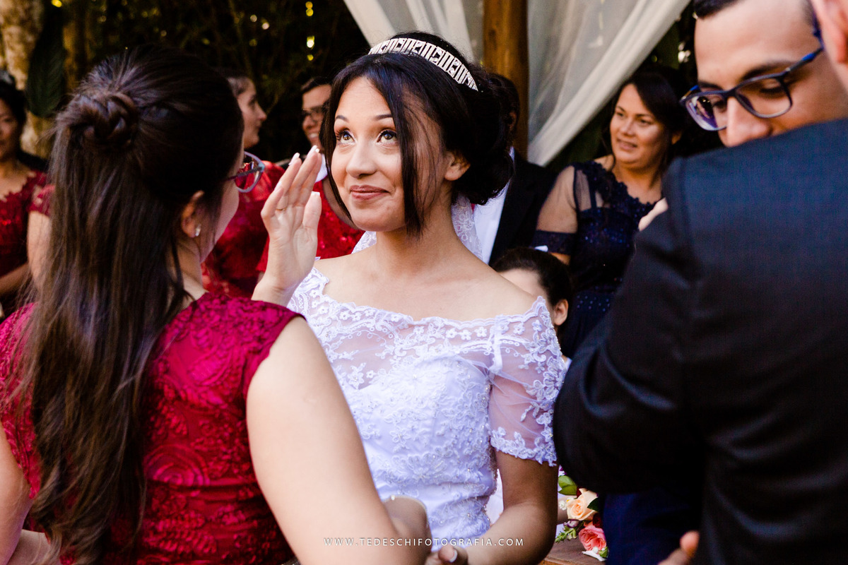 Mairiporã, São Paulo, casamento no campo, Espaço canto das águas, trinity orquestra sinfonica, vestido de noiva, casamento de noiva, buffet para casamentos, matheus maquiador, maquiagem de casamento, aliança, terno de noivo