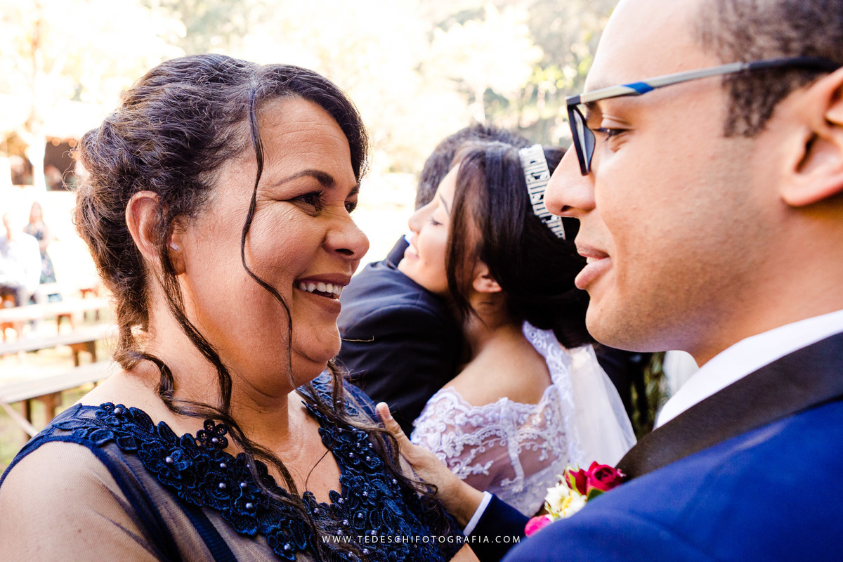 Mairiporã, São Paulo, casamento no campo, Espaço canto das águas, trinity orquestra sinfonica, vestido de noiva, casamento de noiva, buffet para casamentos, matheus maquiador, maquiagem de casamento, aliança, terno de noivo