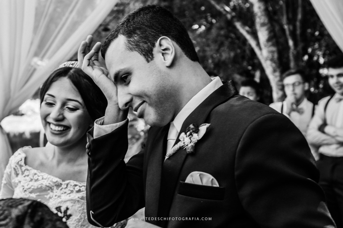 Mairiporã, São Paulo, casamento no campo, Espaço canto das águas, trinity orquestra sinfonica, vestido de noiva, casamento de noiva, buffet para casamentos, matheus maquiador, maquiagem de casamento, aliança, terno de noivo