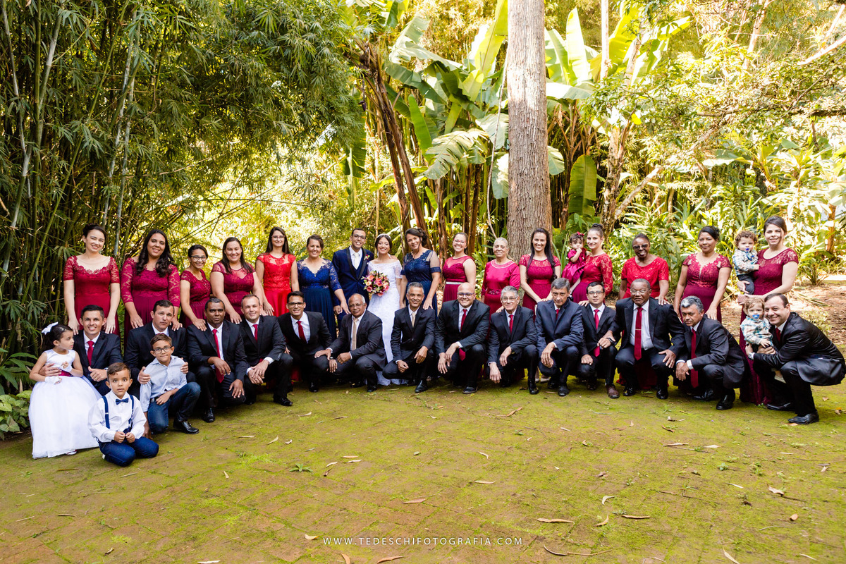 Mairiporã, São Paulo, casamento no campo, Espaço canto das águas, trinity orquestra sinfonica, vestido de noiva, casamento de noiva, buffet para casamentos, matheus maquiador, maquiagem de casamento, aliança, terno de noivo