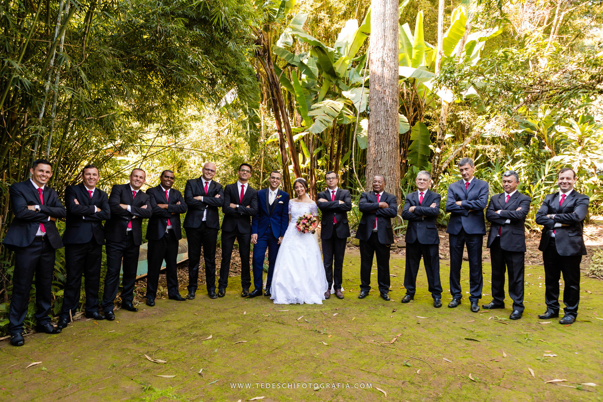 Mairiporã, São Paulo, casamento no campo, Espaço canto das águas, trinity orquestra sinfonica, vestido de noiva, casamento de noiva, buffet para casamentos, matheus maquiador, maquiagem de casamento, aliança, terno de noivo