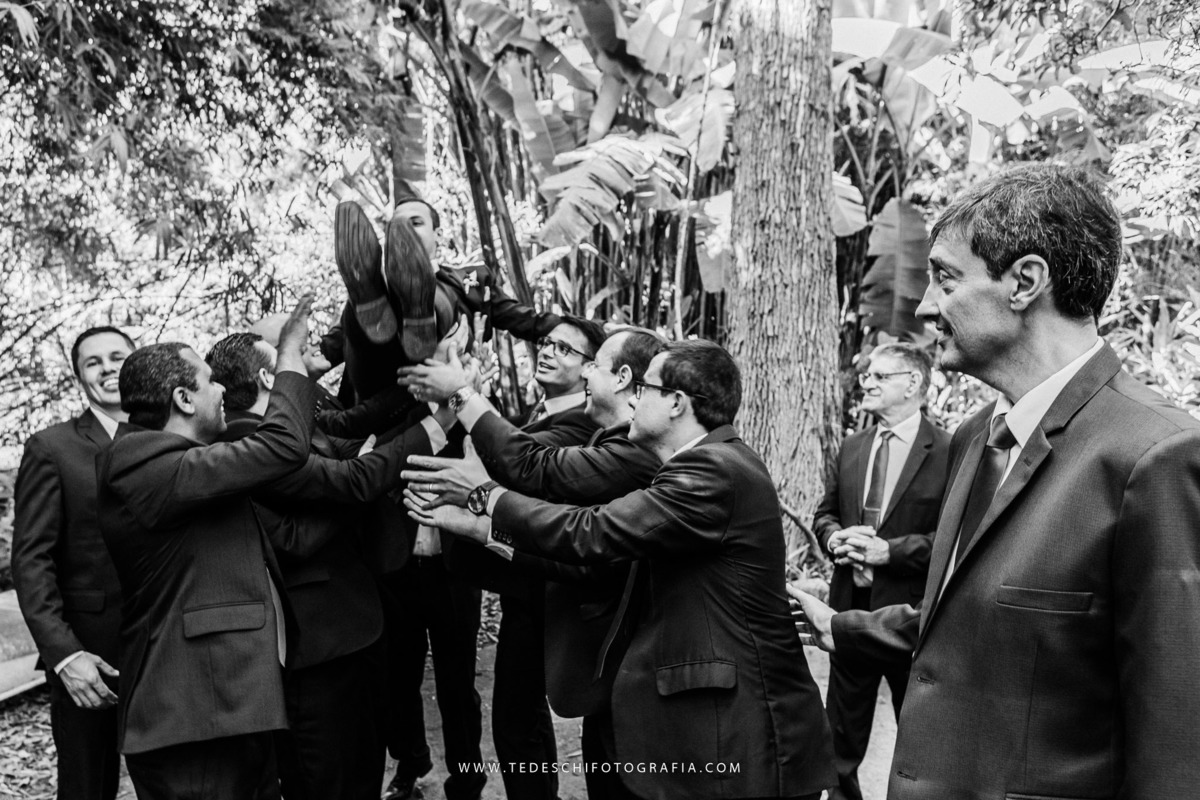 Mairiporã, São Paulo, casamento no campo, Espaço canto das águas, trinity orquestra sinfonica, vestido de noiva, casamento de noiva, buffet para casamentos, matheus maquiador, maquiagem de casamento, aliança, terno de noivo
