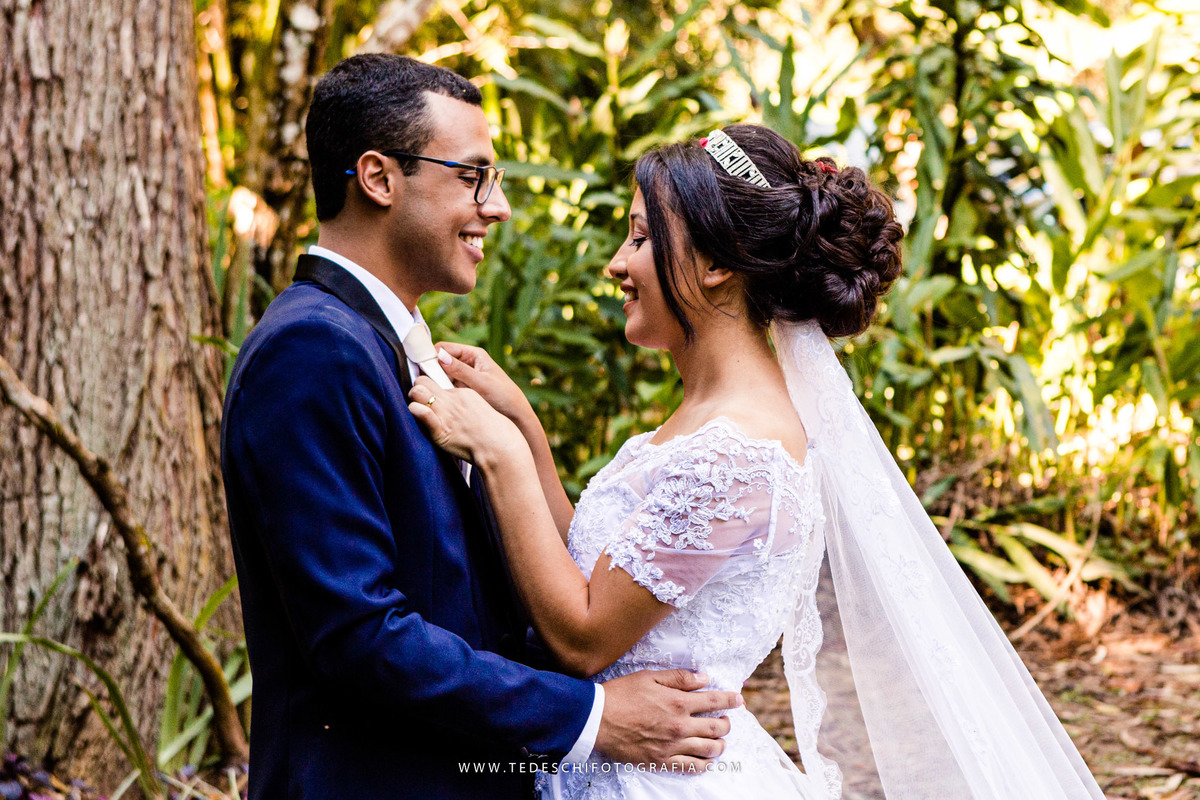 Mairiporã, São Paulo, casamento no campo, Espaço canto das águas, trinity orquestra sinfonica, vestido de noiva, casamento de noiva, buffet para casamentos, matheus maquiador, maquiagem de casamento, aliança, terno de noivo