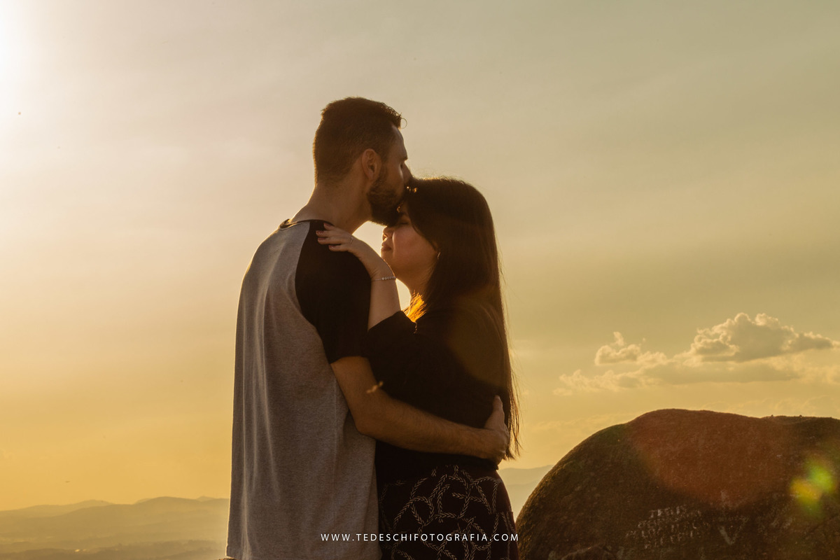 Pico do Urubu, Mogi das Cruzes, São Paulo, ensaio de casal, ensaio no parque, ensaio no pico, asa delta, pedras, por do sol, decoração de casamento, casamento no pico do urubu, ensaio no pico, pre wedding 