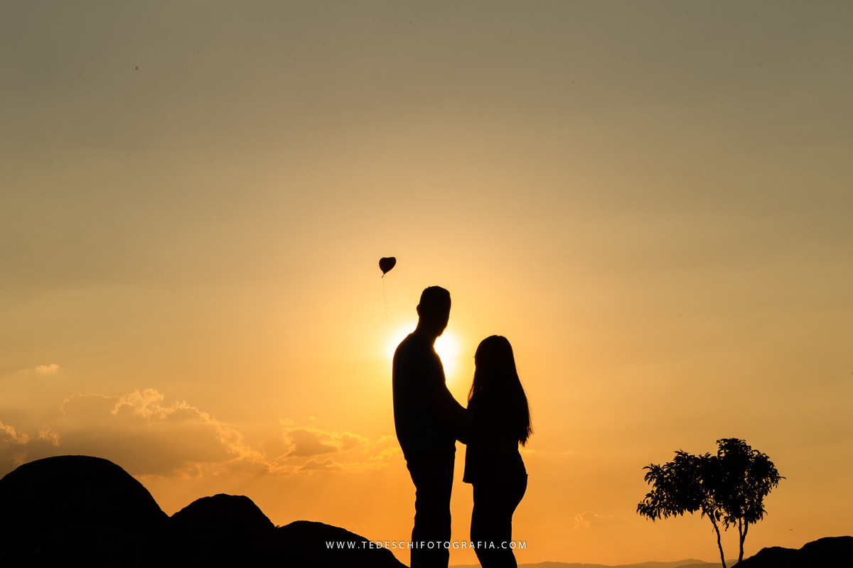 Pico do Urubu, Mogi das Cruzes, São Paulo, ensaio de casal, ensaio no parque, ensaio no pico, asa delta, pedras, por do sol, decoração de casamento, casamento no pico do urubu, ensaio no pico, pre wedding 
