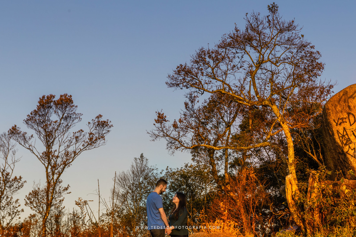 Pico do Urubu, Mogi das Cruzes, São Paulo, ensaio de casal, ensaio no parque, ensaio no pico, asa delta, pedras, por do sol, decoração de casamento, casamento no pico do urubu, ensaio no pico, pre wedding 