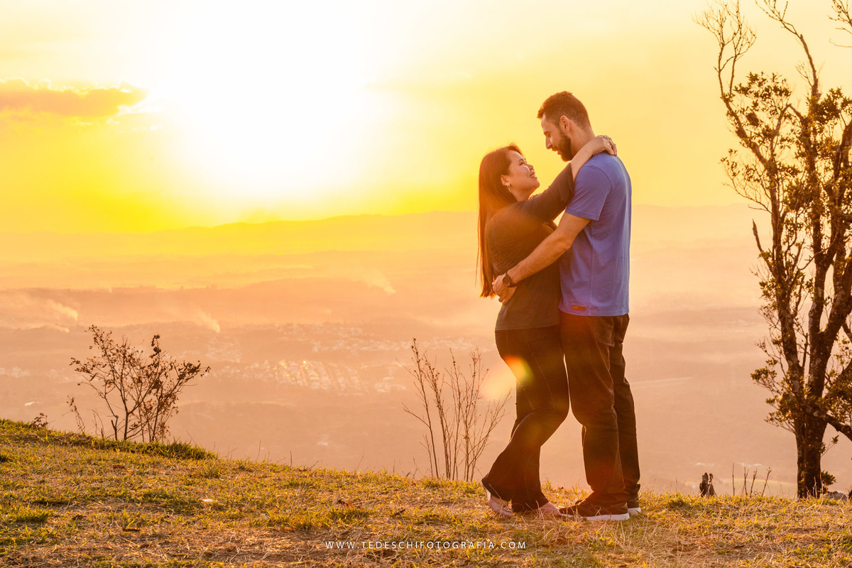 Pico do Urubu, Mogi das Cruzes, São Paulo, ensaio de casal, ensaio no parque, ensaio no pico, asa delta, pedras, por do sol, decoração de casamento, casamento no pico do urubu, ensaio no pico, pre wedding 