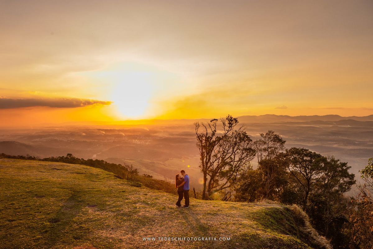 Pico do Urubu, Mogi das Cruzes, São Paulo, ensaio de casal, ensaio no parque, ensaio no pico, asa delta, pedras, por do sol, decoração de casamento, casamento no pico do urubu, ensaio no pico, pre wedding 
