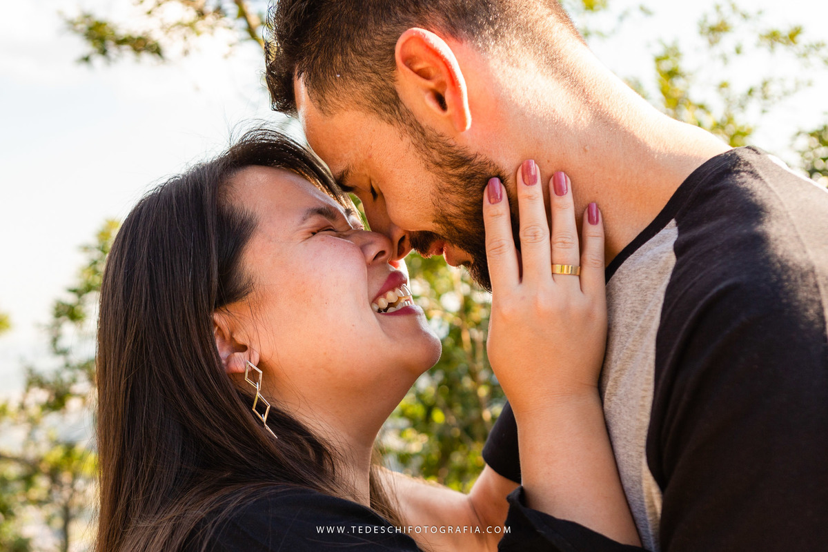 Pico do Urubu, Mogi das Cruzes, São Paulo, ensaio de casal, ensaio no parque, ensaio no pico, asa delta, pedras, por do sol, decoração de casamento, casamento no pico do urubu, ensaio no pico, pre wedding 
