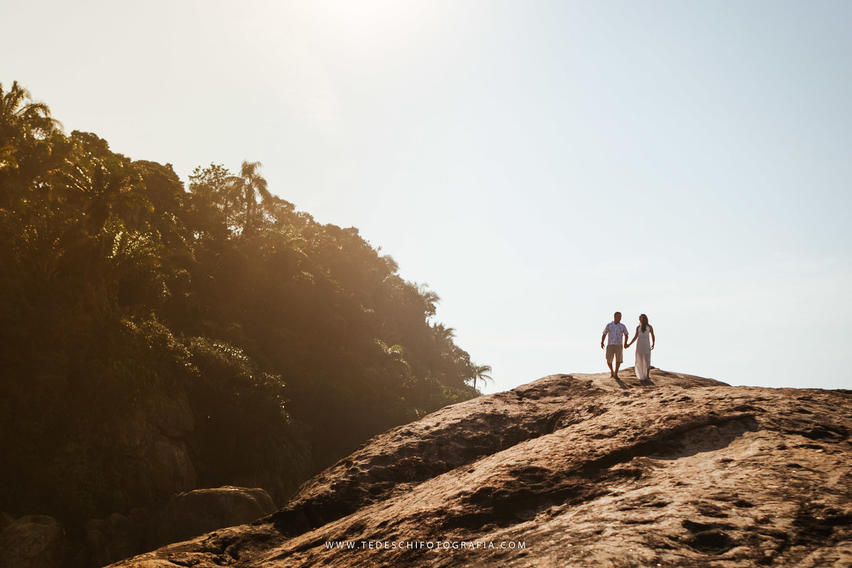 Ensaio praia, guarujá, são paulo, ensaio no nascer do sol, ensaio de casal, ensaio pre casamento, ensaio de casamento, casamento mogi das cruzes, casamento alto tietê, decoração de casamento, azul do ceú