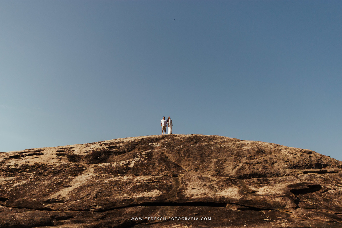 Ensaio praia, guarujá, são paulo, ensaio no nascer do sol, ensaio de casal, ensaio pre casamento, ensaio de casamento, casamento mogi das cruzes, casamento alto tietê, decoração de casamento, azul do ceú