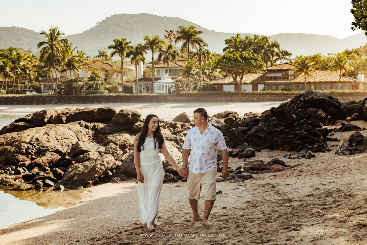 Ensaio praia, guarujá, são paulo, ensaio no nascer do sol, ensaio de casal, ensaio pre casamento, ensaio de casamento, casamento mogi das cruzes, casamento alto tietê, decoração de casamento, azul do ceú