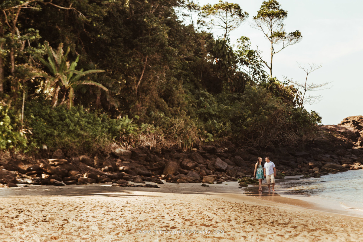 Ensaio praia, guarujá, são paulo, ensaio no nascer do sol, ensaio de casal, ensaio pre casamento, ensaio de casamento, casamento mogi das cruzes, casamento alto tietê, decoração de casamento, azul do ceú