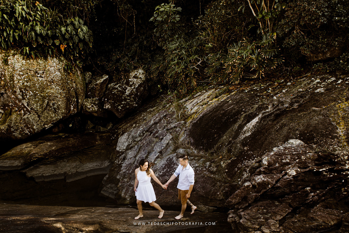 Ensaio praia, guarujá, são paulo, ensaio no nascer do sol, ensaio de casal, ensaio pre casamento, ensaio de casamento, casamento mogi das cruzes, casamento alto tietê, decoração de casamento, azul do ceú