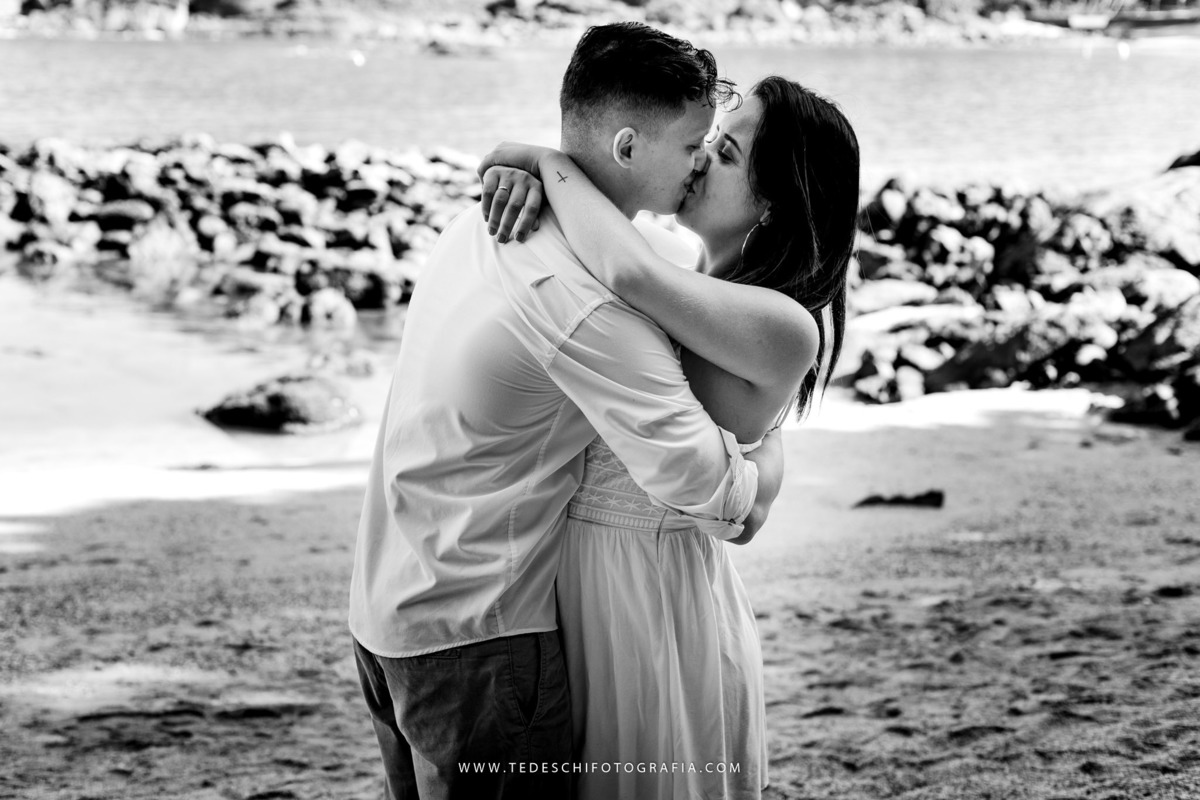 Ensaio praia, guarujá, são paulo, ensaio no nascer do sol, ensaio de casal, ensaio pre casamento, ensaio de casamento, casamento mogi das cruzes, casamento alto tietê, decoração de casamento, azul do ceú