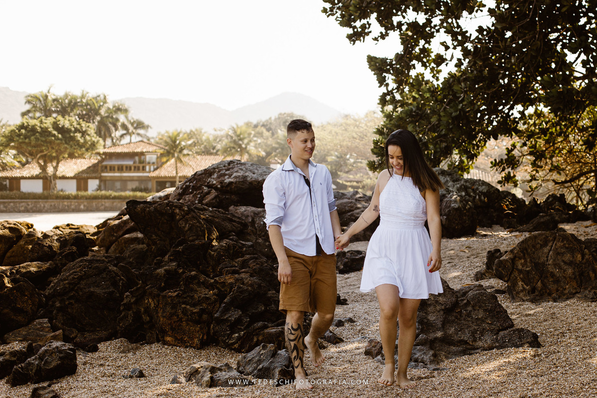 Ensaio praia, guarujá, são paulo, ensaio no nascer do sol, ensaio de casal, ensaio pre casamento, ensaio de casamento, casamento mogi das cruzes, casamento alto tietê, decoração de casamento, azul do ceú