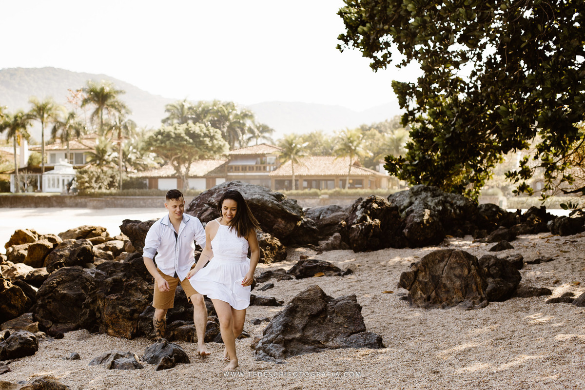 Ensaio praia, guarujá, são paulo, ensaio no nascer do sol, ensaio de casal, ensaio pre casamento, ensaio de casamento, casamento mogi das cruzes, casamento alto tietê, decoração de casamento, azul do ceú