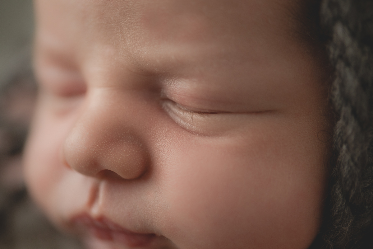 Foto feita na casa do cliente em Curitiba. Book Newborn do Benício com Gustavo Sousa. Ddetalhes ólhos