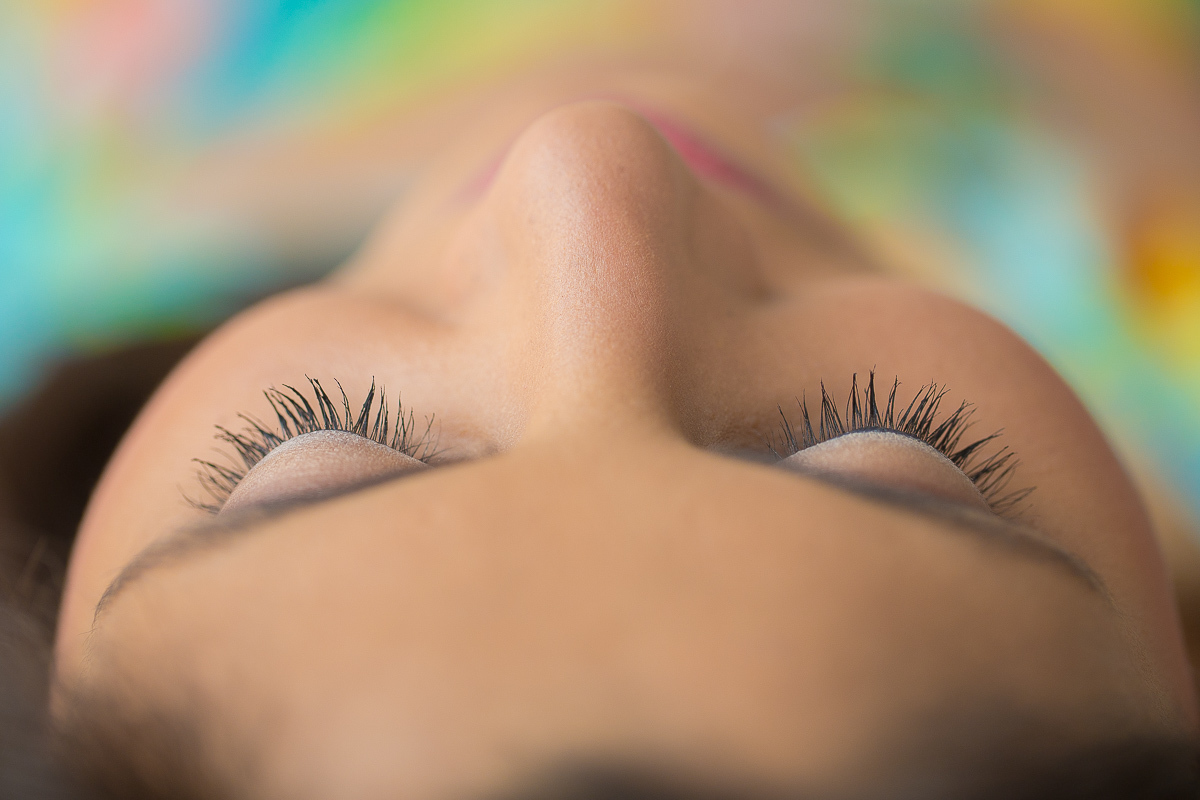 Ensaio gestante da Lilian e Alex com Gustavo Sousa fotografia em Curitiba. Book em externa. Parada para maquiagem