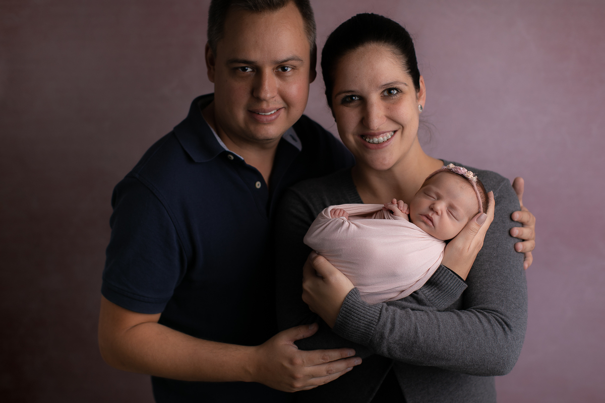 Ensaio newborn gustavo sousa fotografia em curitiba. Produção clean. 