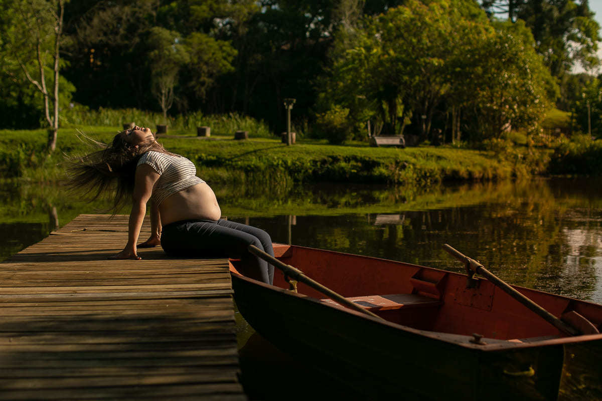 gustavo sousa fotografa na chácara Mangala em Curitiba. Fotos espontâneas. Ensaio gestante e família. 
