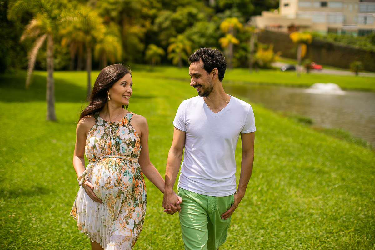 Gustavo Sousa fotografia de gestante. Book de grávida no parque tingui, Gramado.