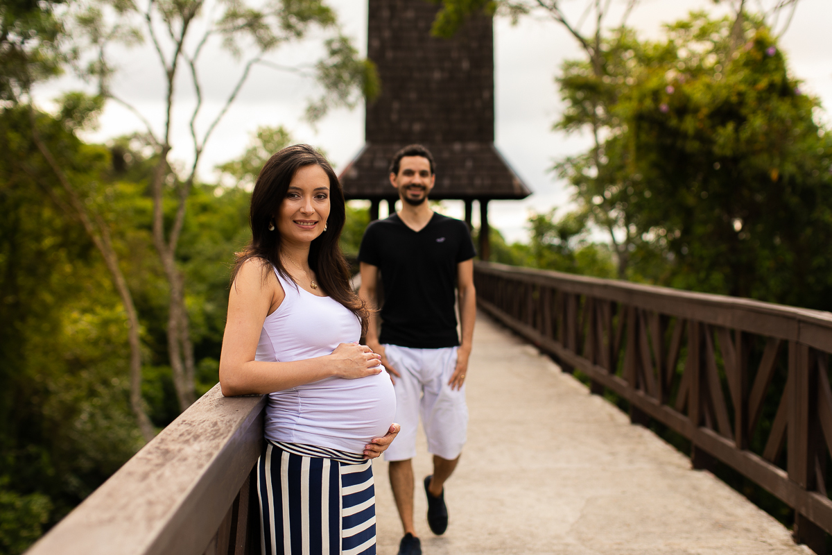Gustavo Sousa fotografia de gestante. Book de grávida no Bosque do Alemão.