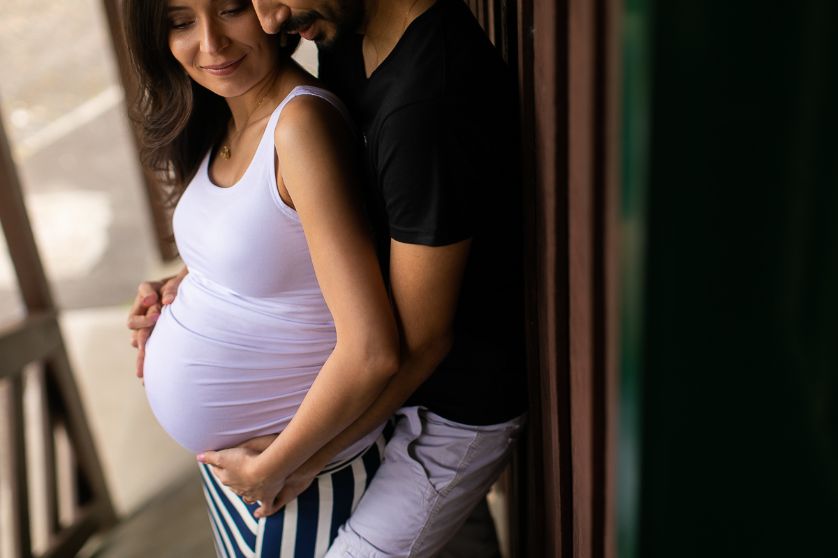 Gustavo Sousa fotografia de gestante. Book de grávida no Bosque do Alemão.