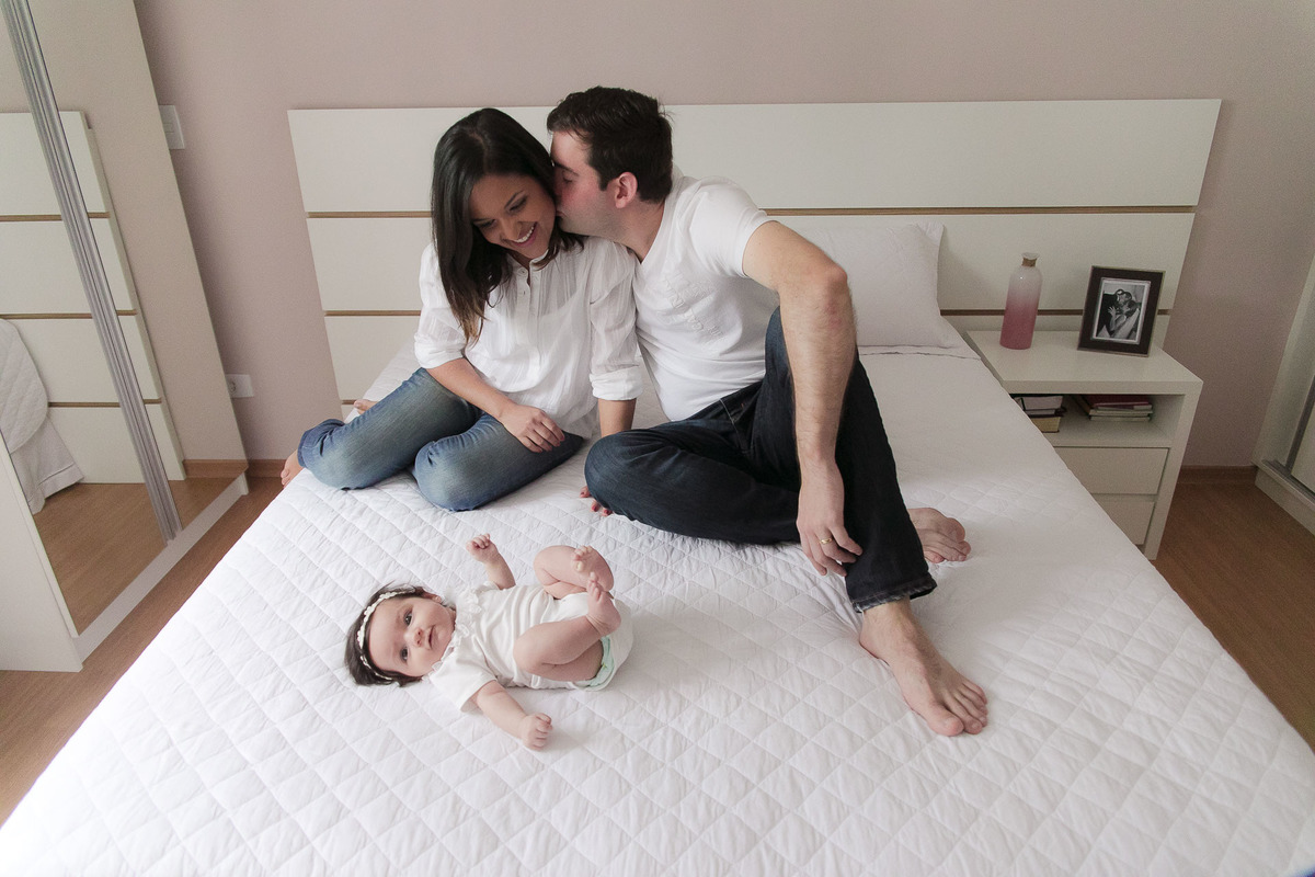 gustavo sousa fotografia ensaio família e Newborn. ensaio feita na casa da família em estilo lifestyle. 