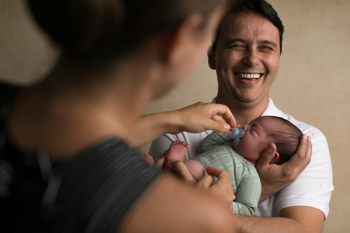 Ensaio Newborn Gustavo Sousa Fotografia em Maringá. Nos bastidores do book newbon