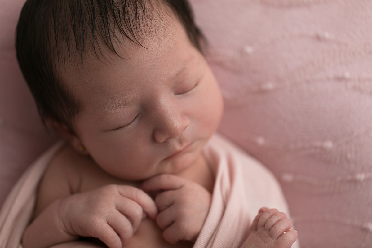 gustavo sousa fotografia ensaio e book newborn em Maringá. foto de frente