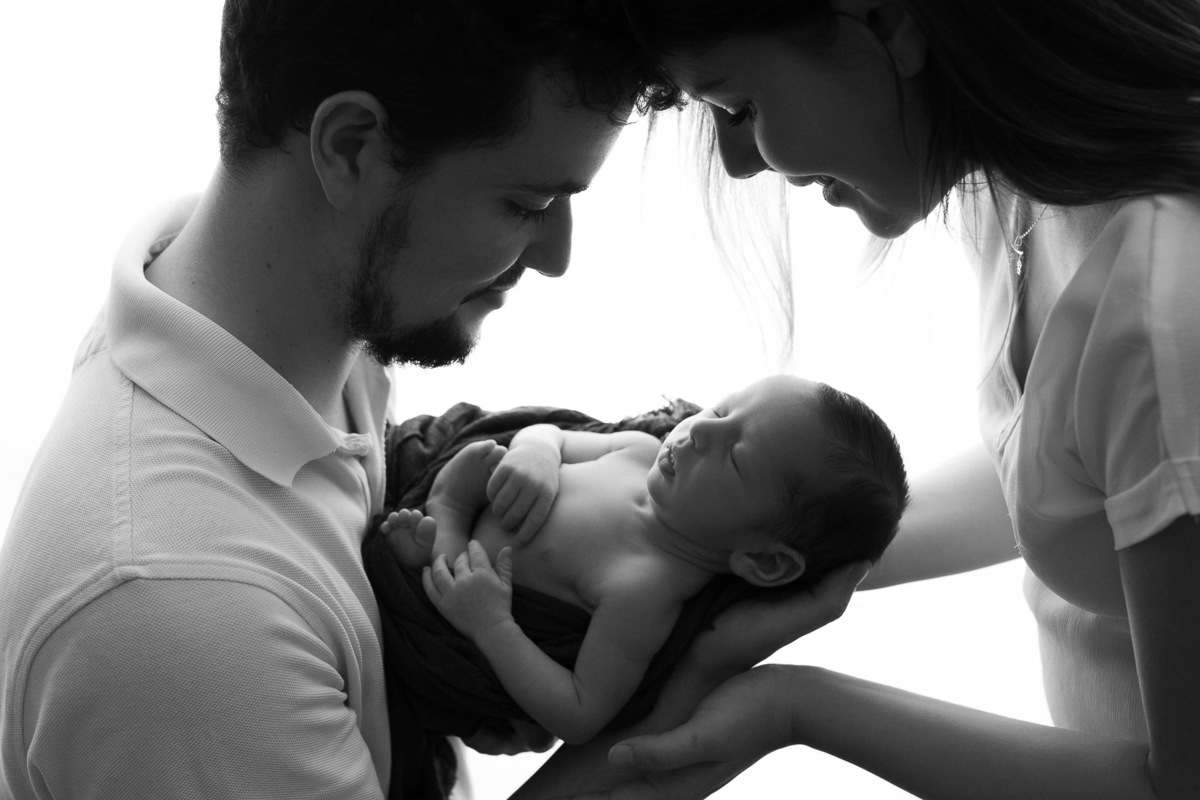 Gustavo Sousa fotógrafo atende em Maringá com suas fotografias de bebês, newborn e ensaios. 