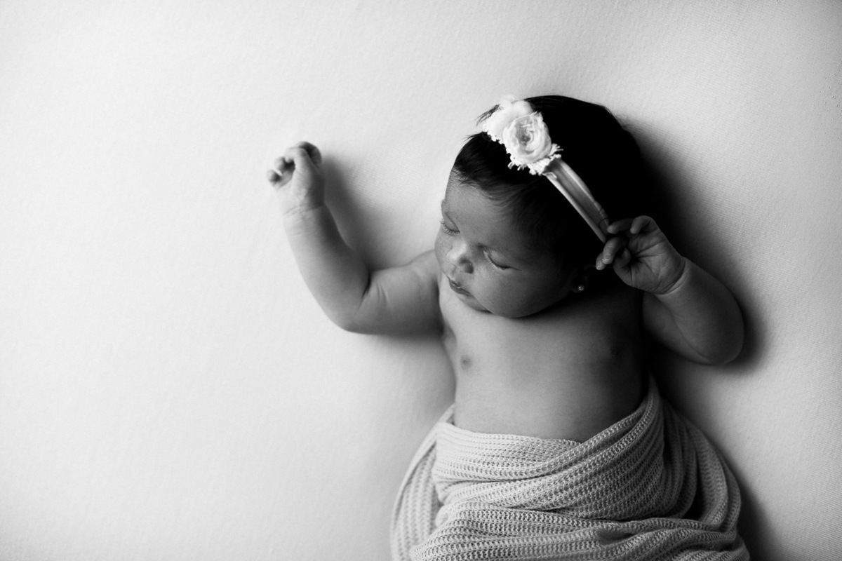 Gustavo Sousa fotografia Newborn organico. Foto e book recém-nascido em Orlando Florida