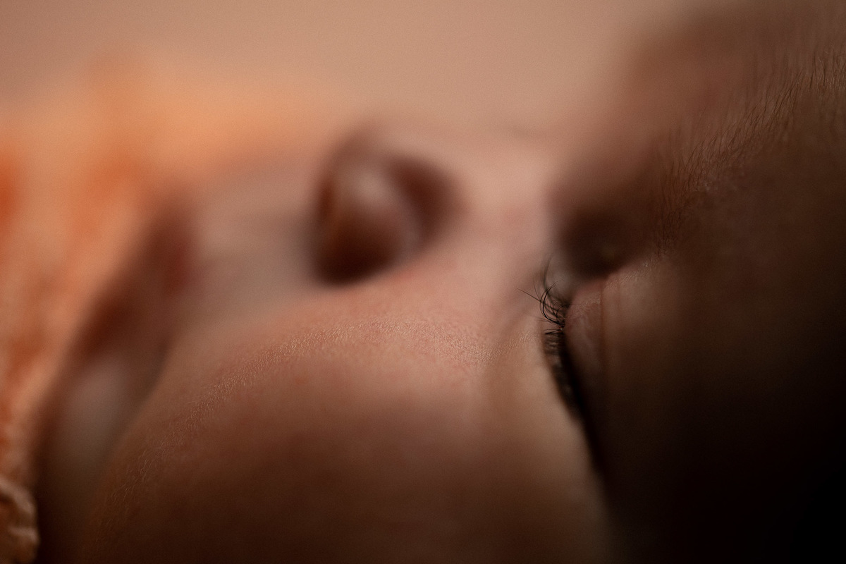 Gustavo Sousa fotografia Newborn organico. Foto e book recém-nascido em Orlando Florida