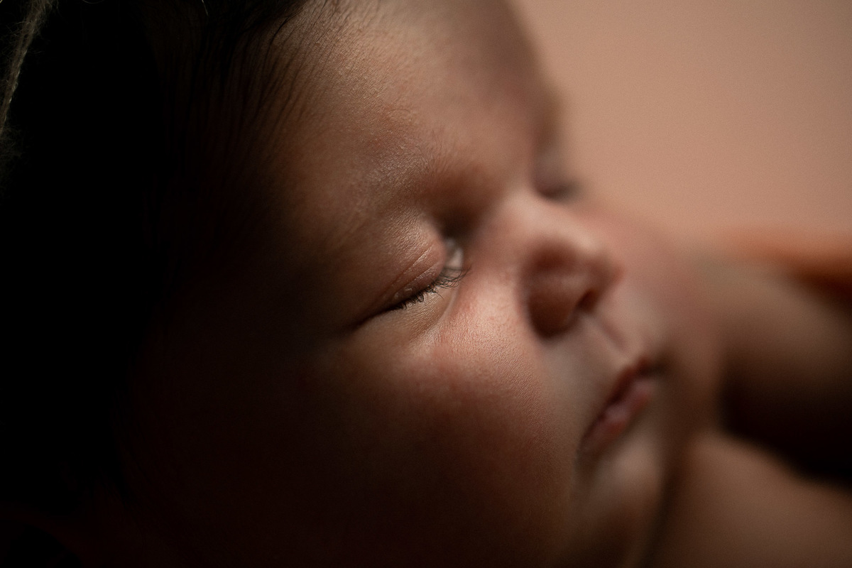 Gustavo Sousa fotografia Newborn organico. Foto e book recém-nascido em Orlando Florida