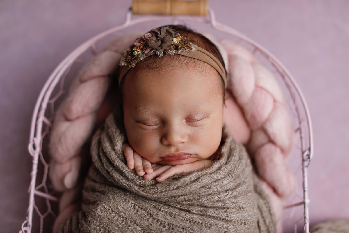 Gustavo Sousa fotografia ensaio de recém-nascido newborn em Maringá.