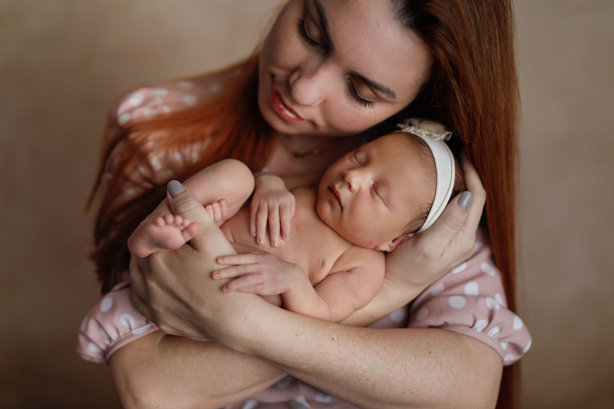 Gustavo Sousa fotografia ensaio de recém-nascido newborn em Maringá.