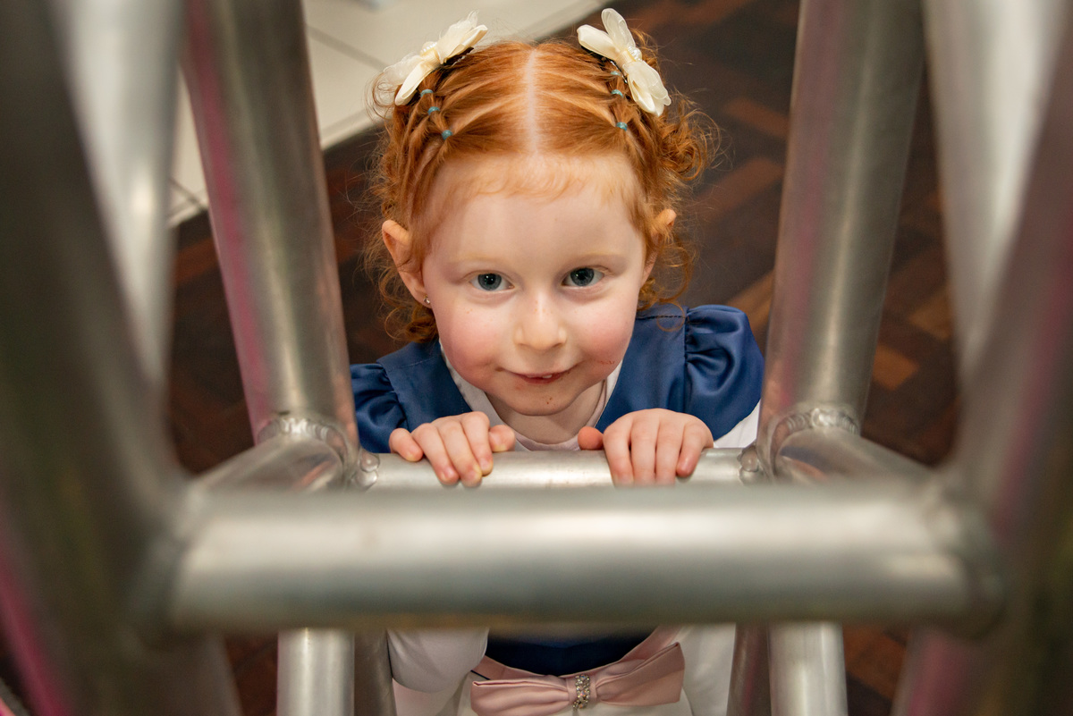 menina ruiva de 3 anos em sua festa de aniversário infantil