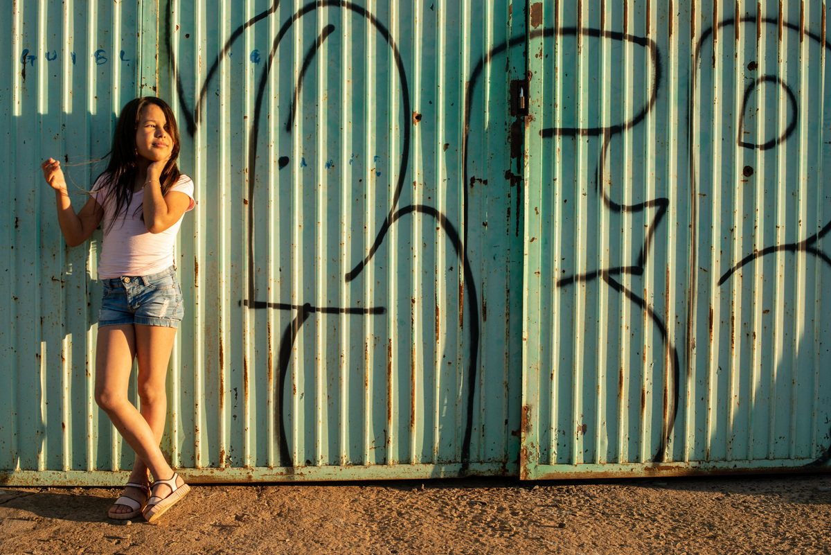 foto de menina em pé