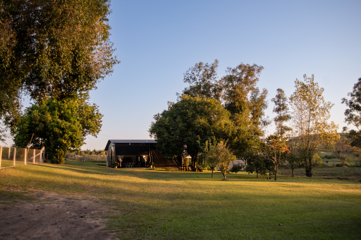 Festa de 15 anos num galpão