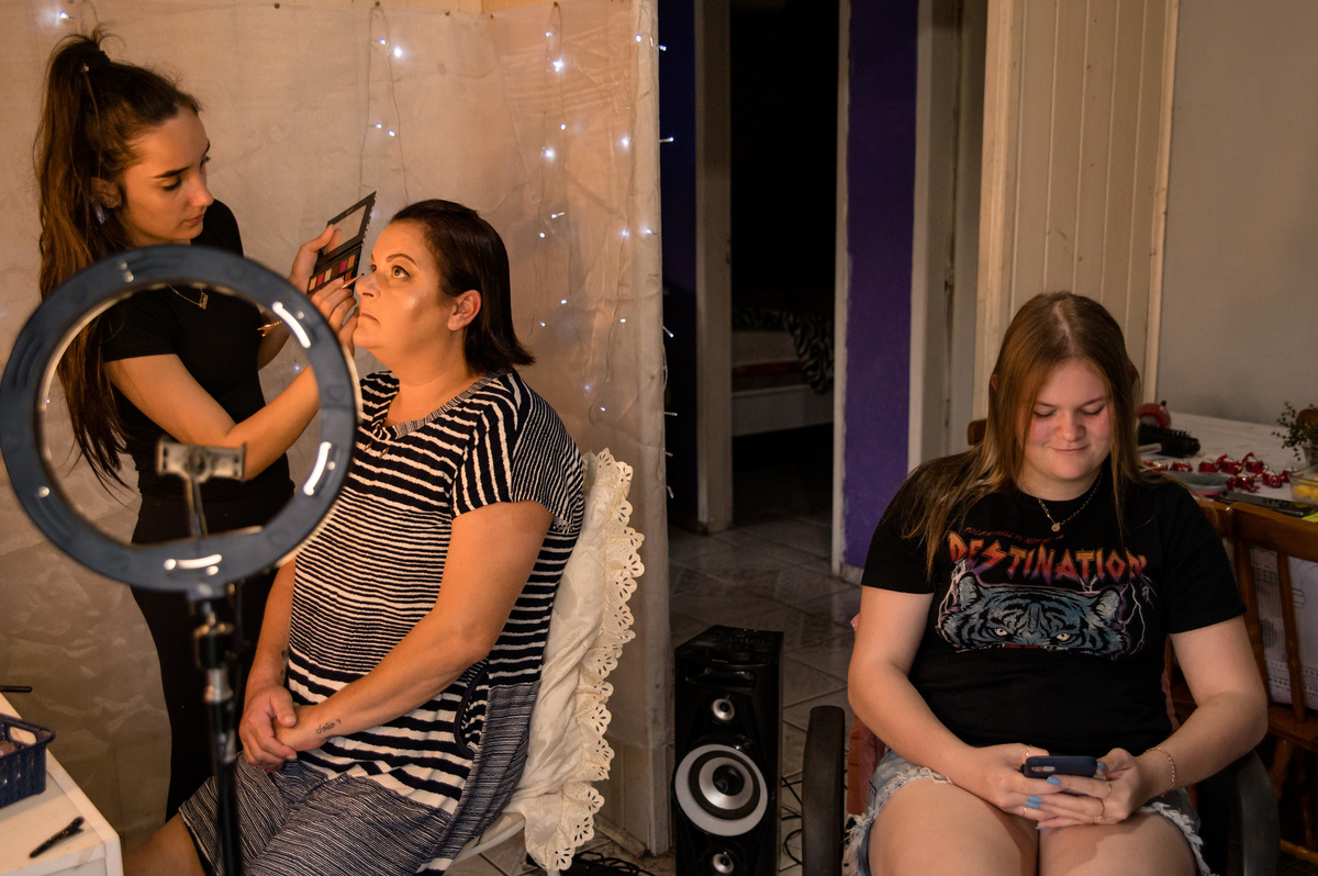 festa de 15 anos, mãe e filha no salão de beleza