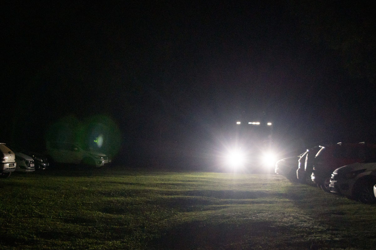 festa de 15 anos, debutante chegando na festa de caminhão
