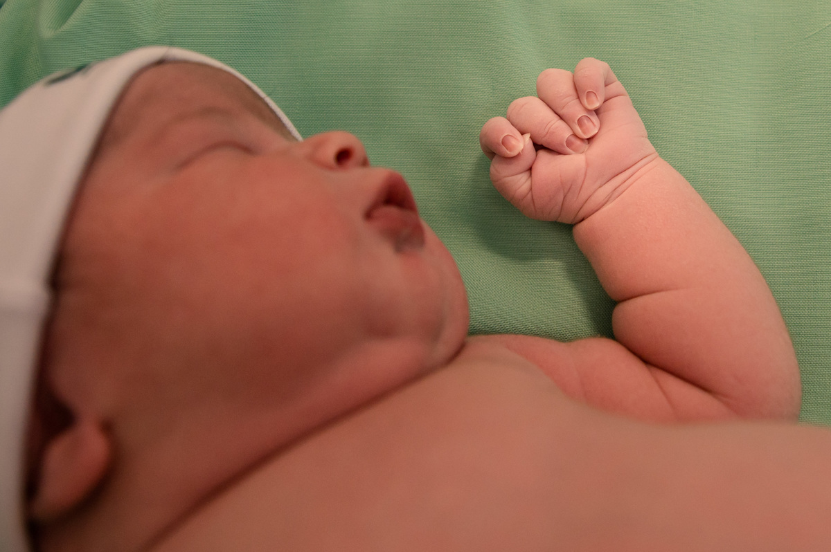 mãozinha de bebê recém nascido