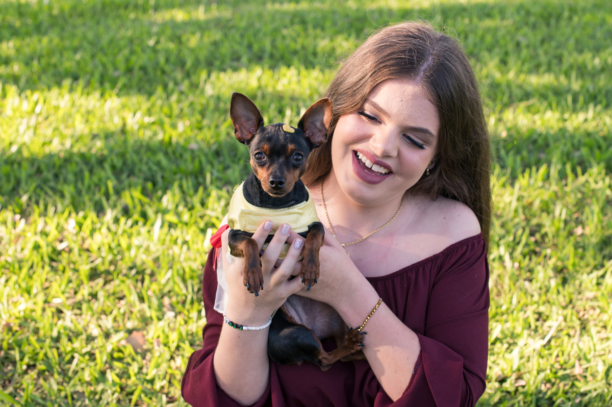 Ensaio externo de 15 anos no Gabardo pesque e pague com pet da família