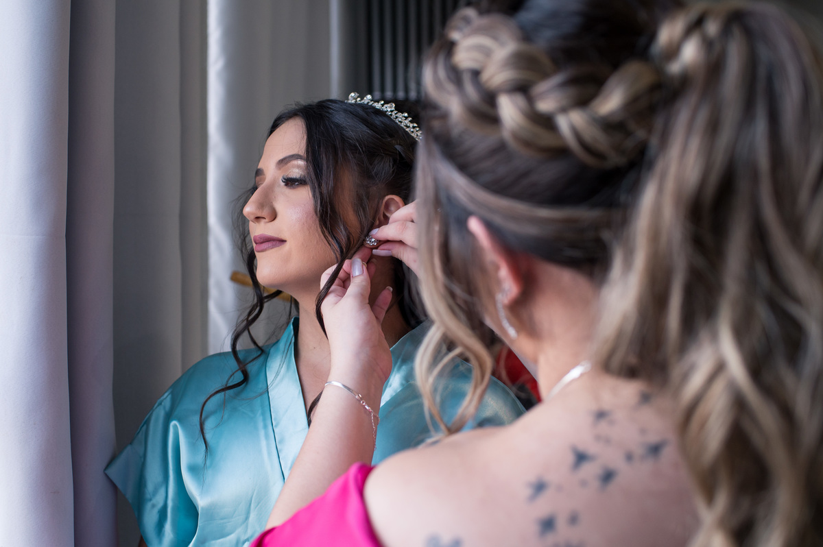 últimos retoques em menina de 15 anos