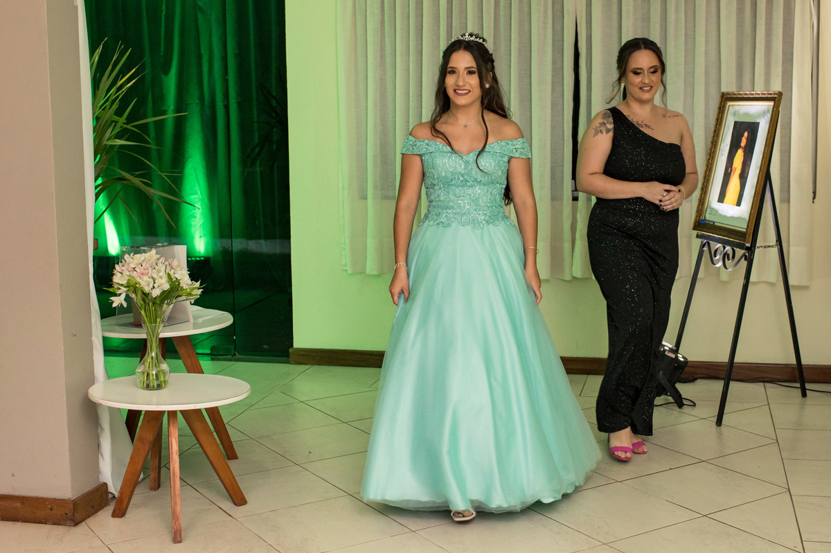 Debutante chegando na festa na JBS - Montenegro - RS