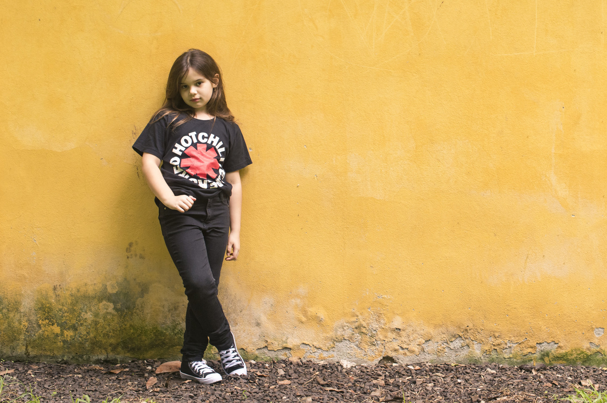 ensaio externo, menina fazendo pose