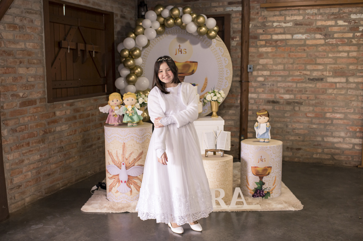 Festa de primeira comunhão, decoração e vestido