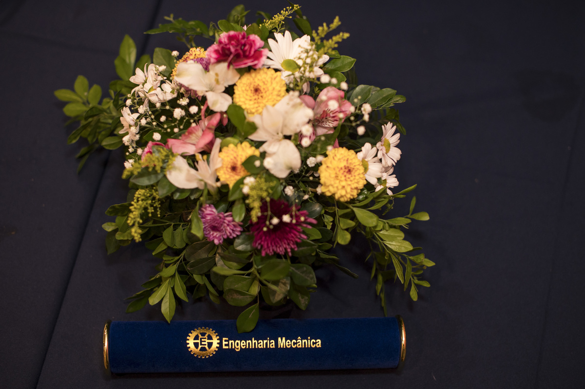 Recepção de formatura, flores decorativas, engenharia mecânica