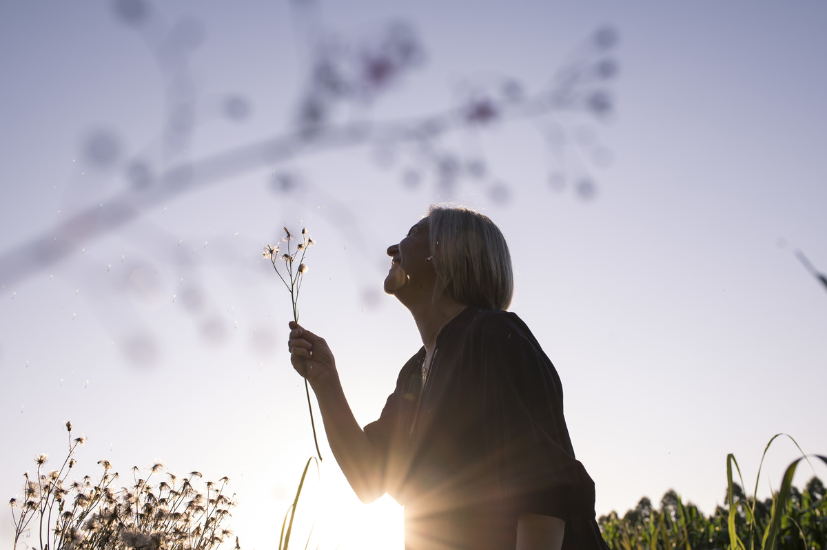 ensaio externo de família na chácara ao por do sol